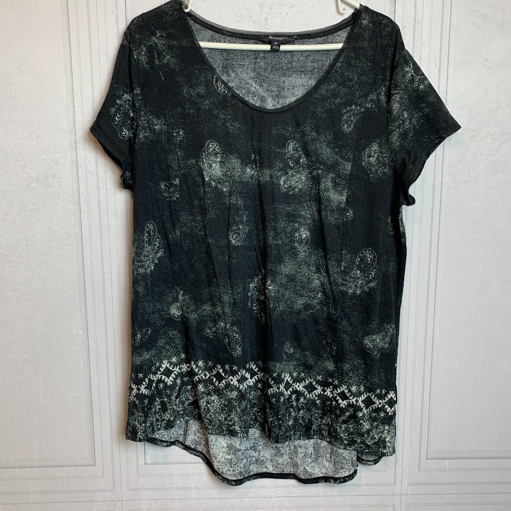 Simply Vera Wang Black/White Tee Summer Blouse